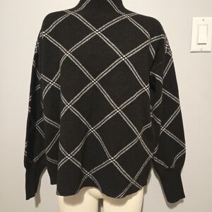 Tahari Black and White Grid Women's Turtleneck Sweater